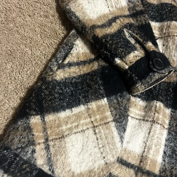RD Style Black and Cream Plaid Teddy Jacket size large - Picture 3 of 8